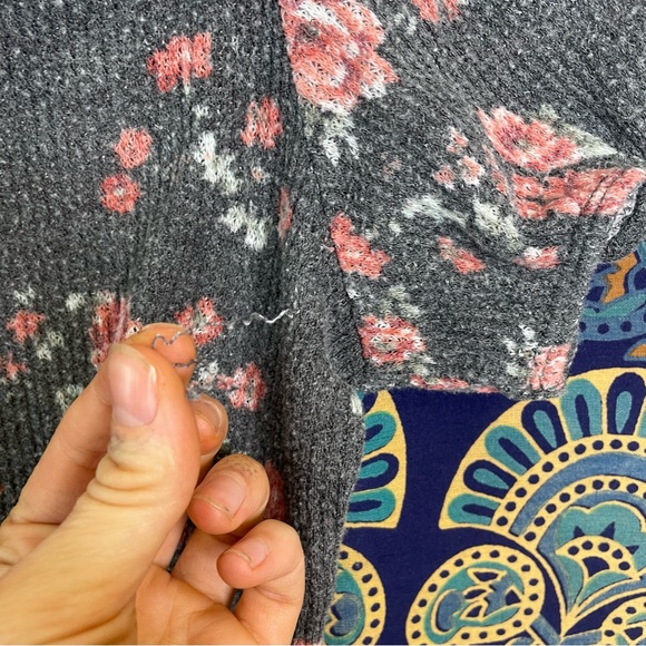 🦋5/20$🦋 floral stretchy crop top - Picture 9 of 9